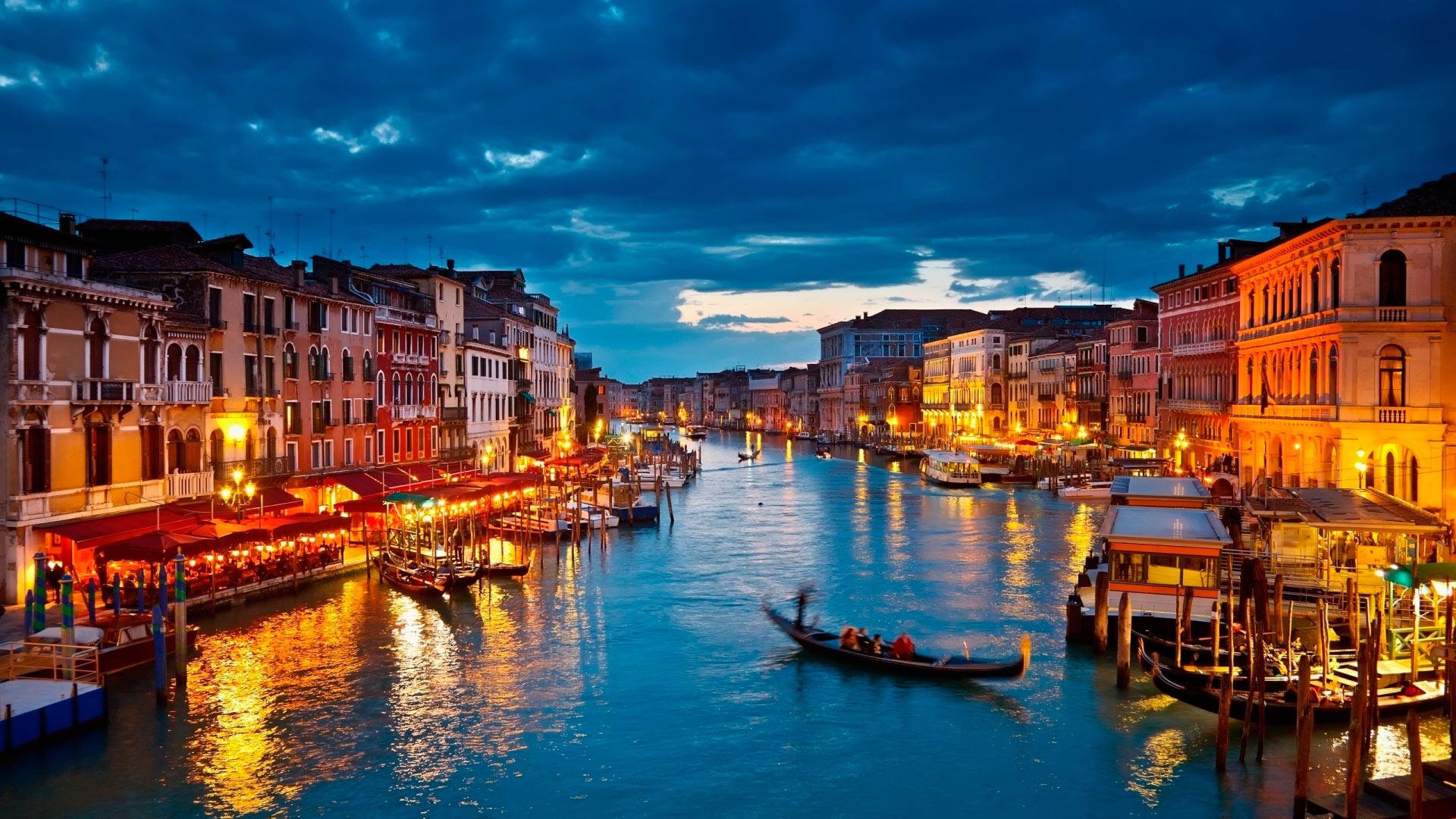 6982655-venice-city-italy